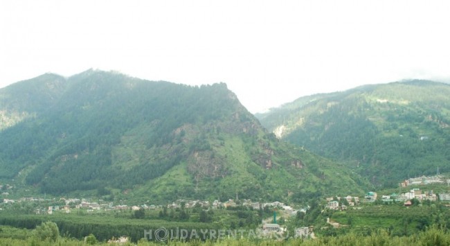 Cottages on Kanyal Road, Manali