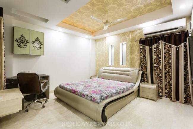 4 Bedroom Bungalow, Shahdara