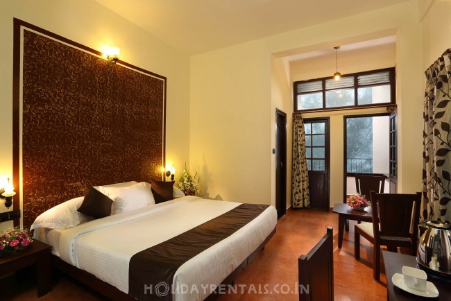Colonial Style Holiday stay, Munnar