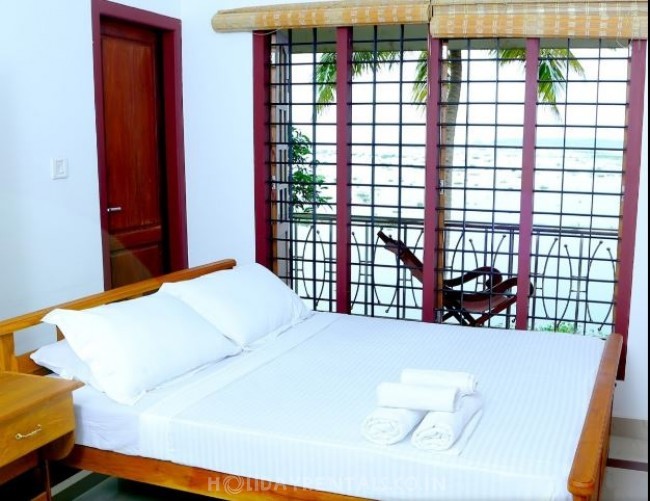 Lake View Holiday Home, Alleppey