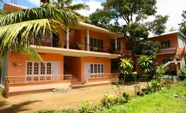 4 Bedroom Holiday Home, Thekkady