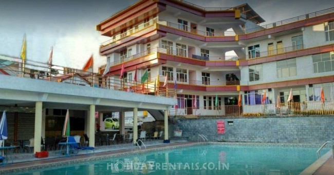 Holiday Home with Swimming Pool, Dharamshala