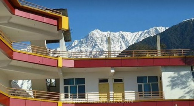 Holiday Home with Swimming Pool, Dharamshala