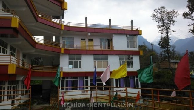 Holiday Home with Swimming Pool, Dharamshala