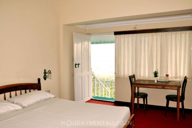 Lakeview Rooms, Munnar