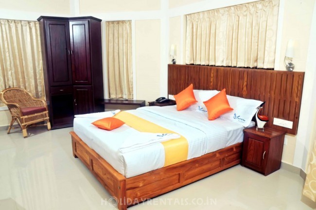 Stay Near Papanasham Beach, Varkala