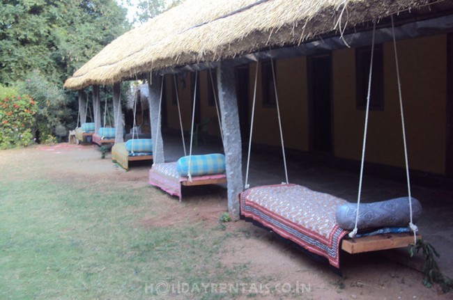 Rooms and Huts, Hampi