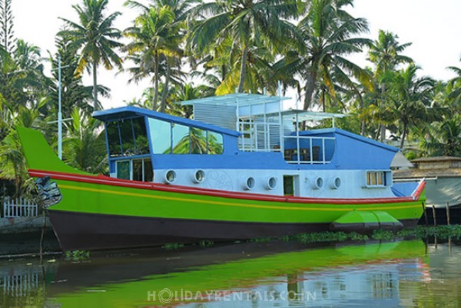 River Front Holiday Home, Kochi