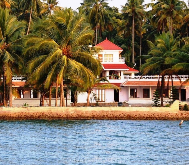 Ashtamudi Lake side Villa, Kollam