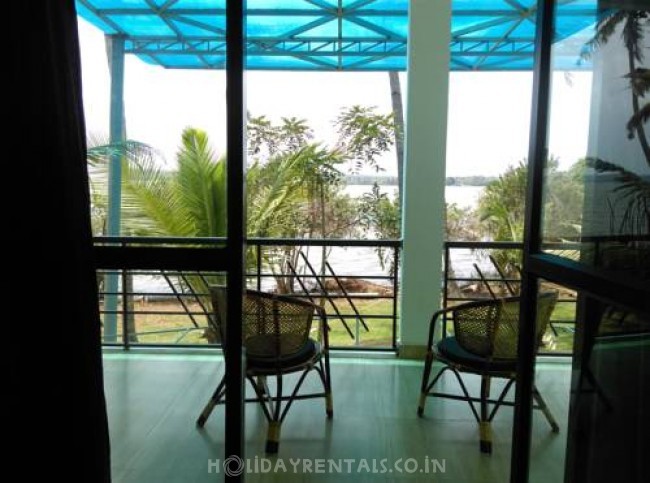 Island Holiday Stay, Kollam