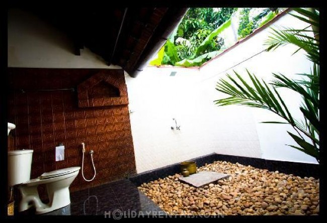 Heritage Home Near Manimala River, Alleppey