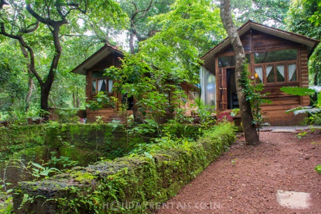 Wooden Cottages, Bardez