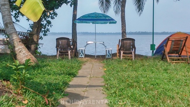 Lake View Holiday Home, Kochi