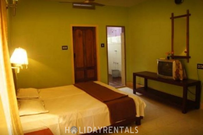 2 Bedroom Holiday Home, Thekkady