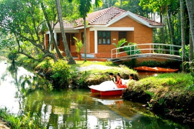 Lake View Holiday Stay, Kottayam