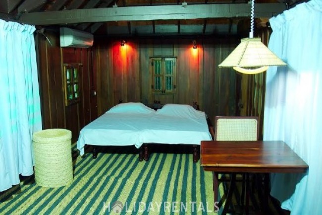 Wood Cottage Near Arthunkal Beach, Alleppey