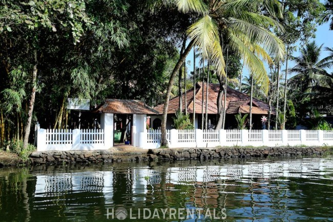 Backwater Frontage Stay, Alleppey