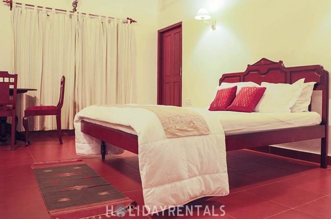 Lake View Holiday Home, Alleppey