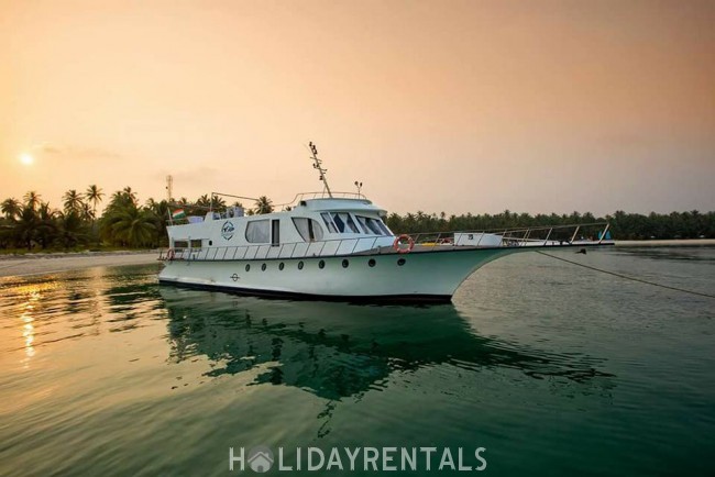 Yacht - Cruise boat, Kochi