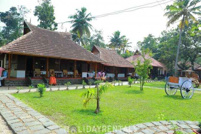 Heritage lakeshore resort, Alleppey