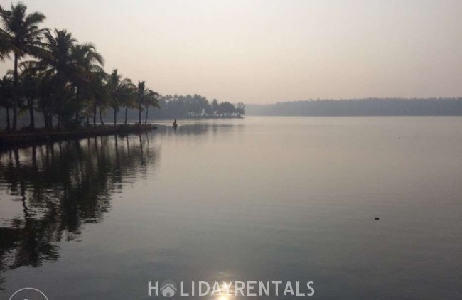 Lake View Holiday Stay, Kollam