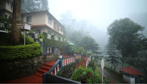 The New Whispering Meadows, Munnar